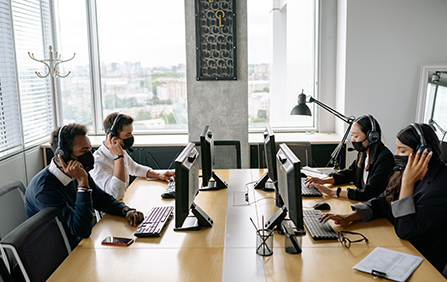 <font style='font-size:24px;font-weight:bold'> 服務支持</font><br/>優(yōu)質及時的解決客戶<br/>使用過程中遇到的問題